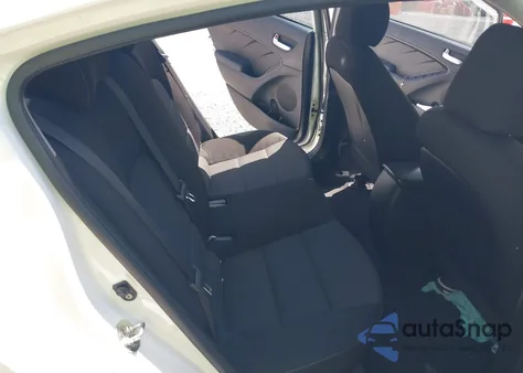 2018 Kia Forte Lx z USA, uszkodzony, nr VIN 3KPFK4A73JE180543